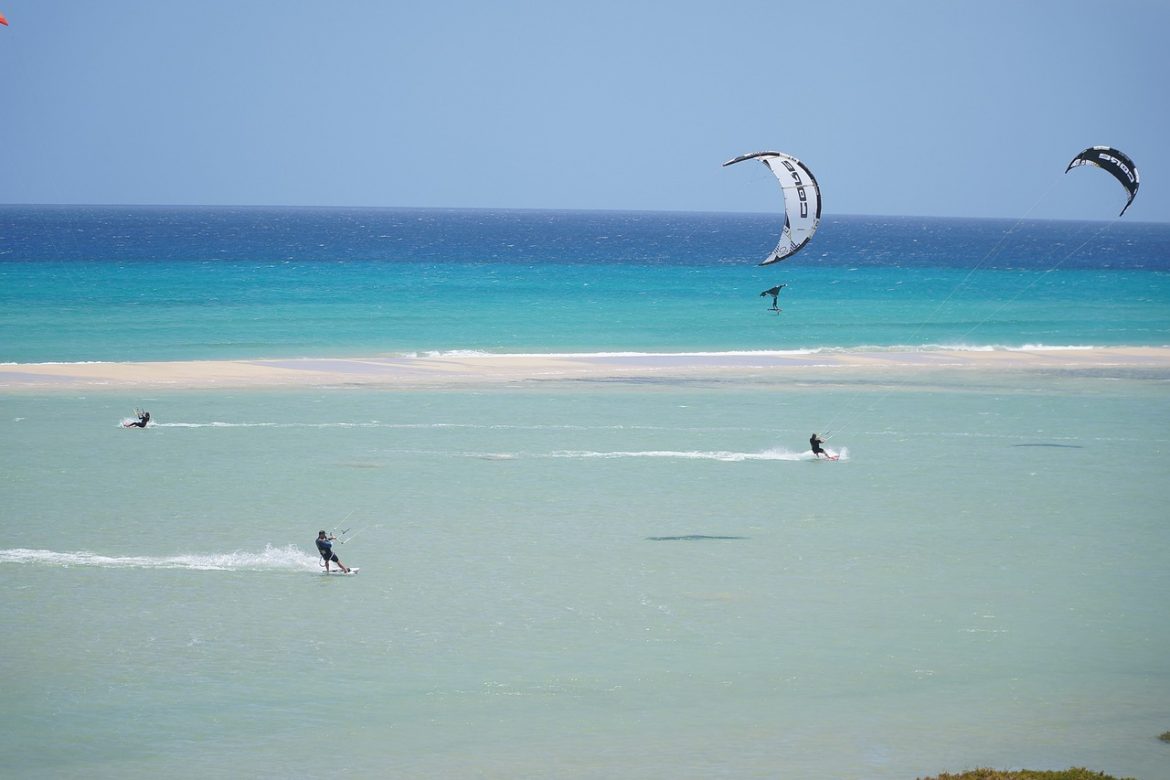 Kitesurf enfant : les 5 points à vérifier